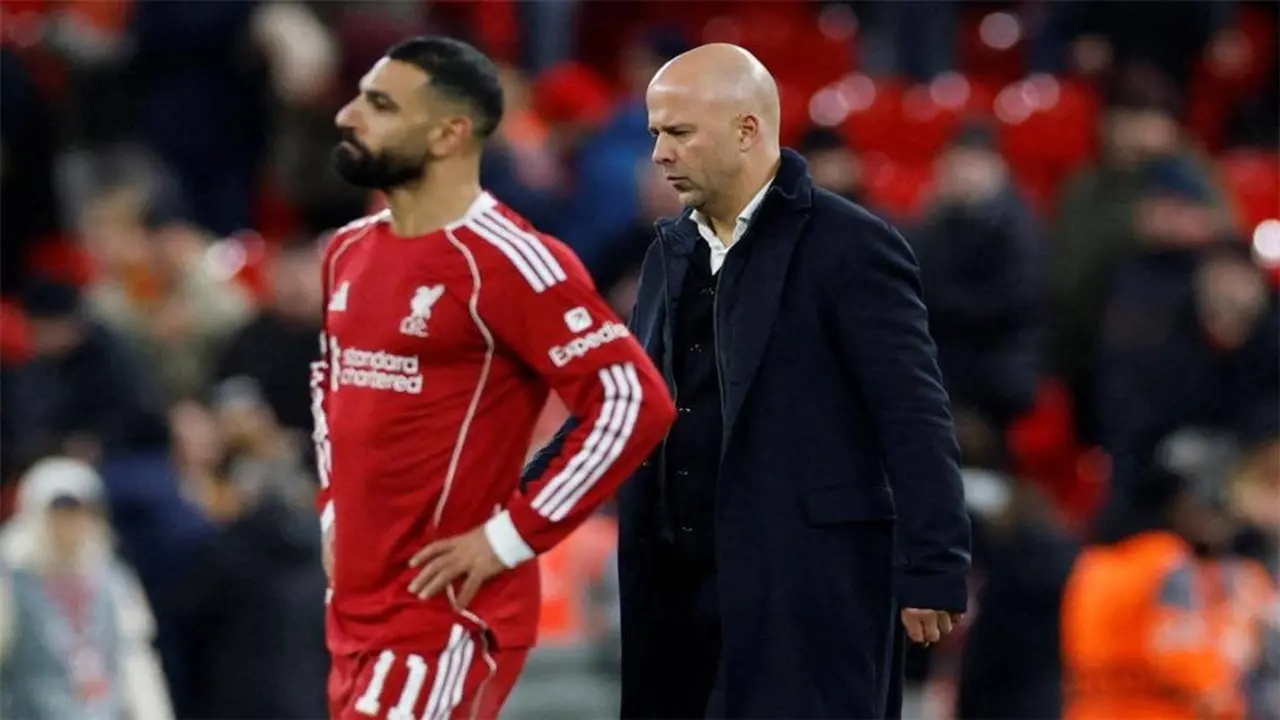 تقارير: سلوت لا يندم على قراره بإبعاد محمد صلاح عن التشكيلة.